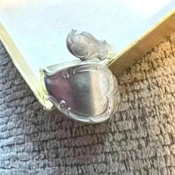 Vintage 1847 Roger’s Bros Silver Spoon Handmade Statement Ring | Size 7 - Picture 3 of 6